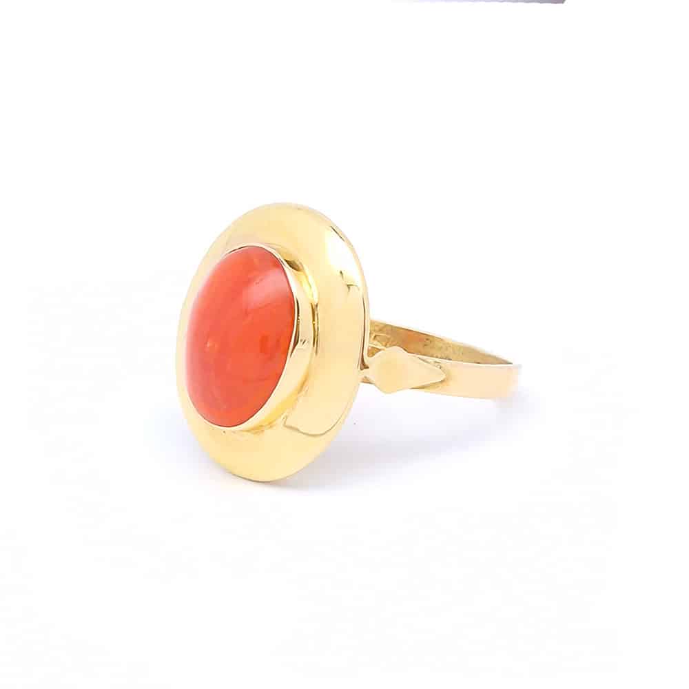 Anello Cabochon Corallo rosso in Oro