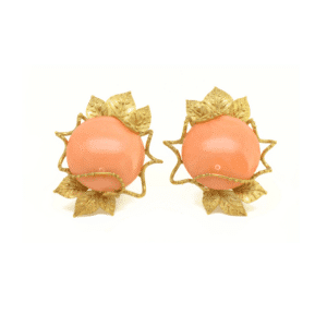 Orecchini Corallo Rosa in Oro Daphne con Corallo Rosa Corallium Elatius da 20 mm, dettagli in Oro 18 kt e lavorazione a cera persa, Collezione Unique.